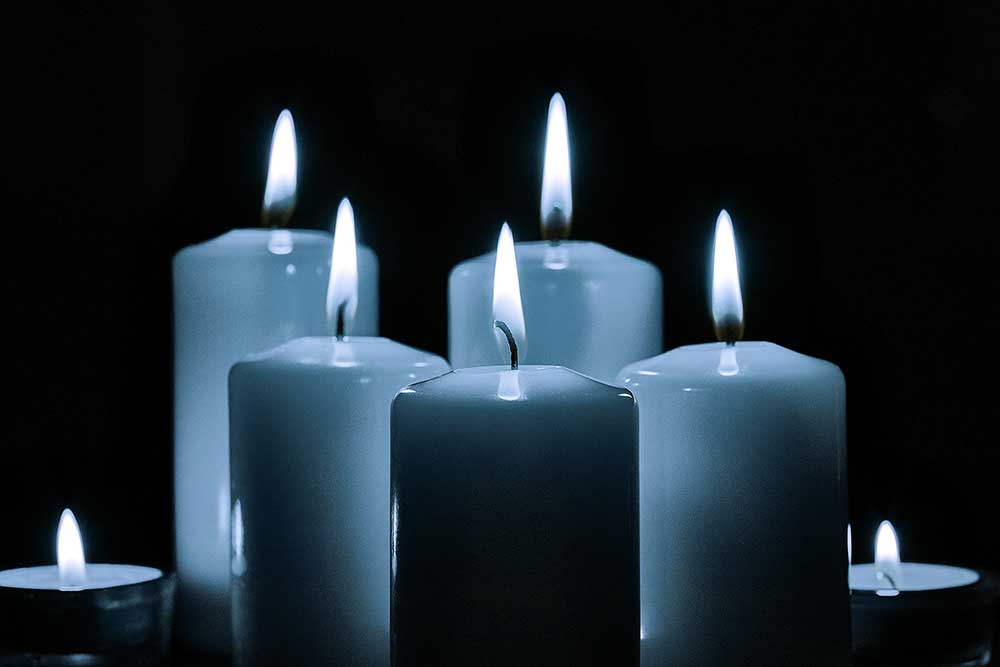 Kerzen bei Erkens Bestattungen in Bonn 